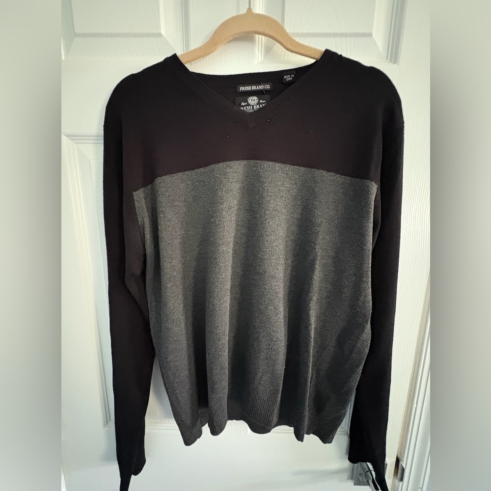 Vince Men's V-Neck Sweater in Black and Gray